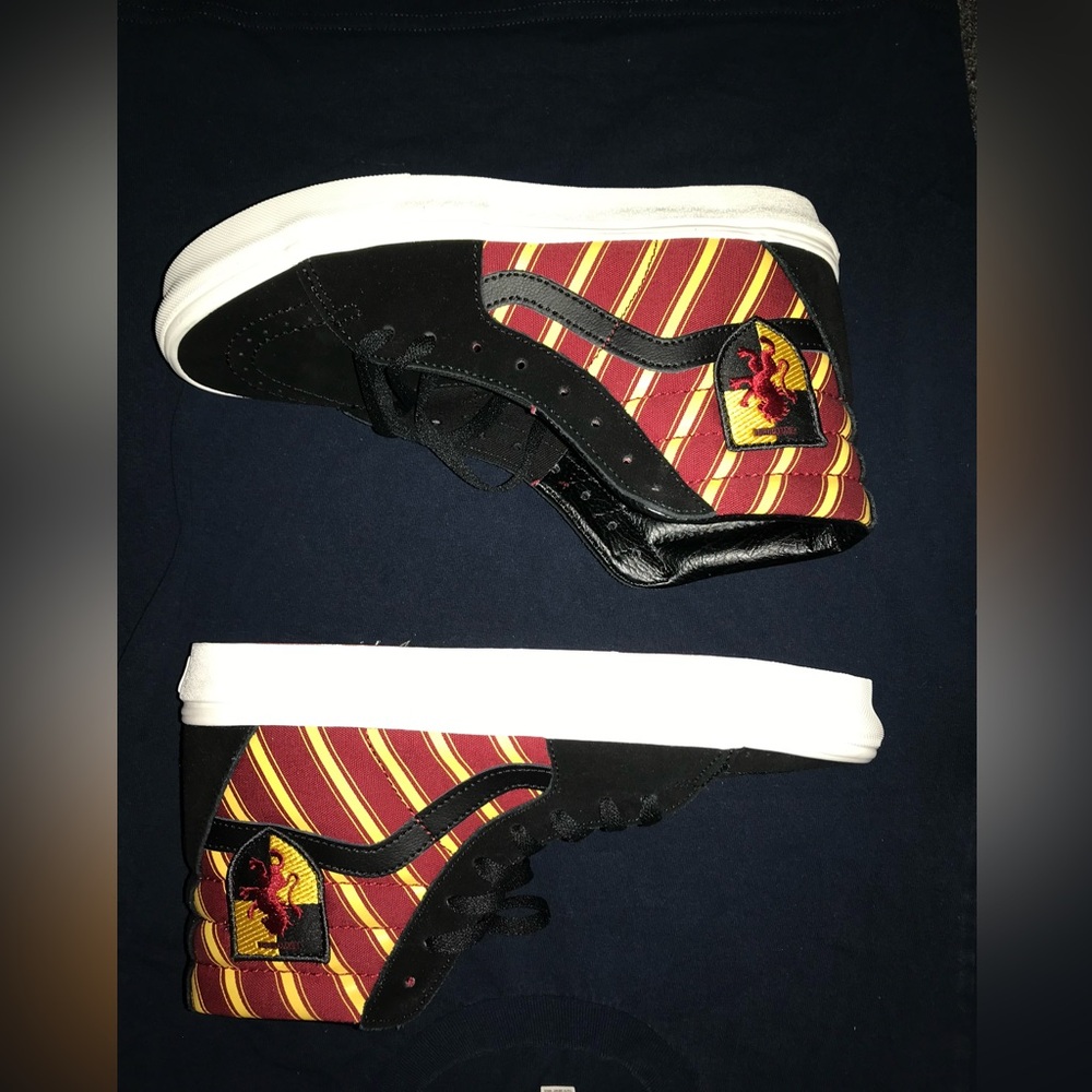 Gryfindor women’s vans high tops